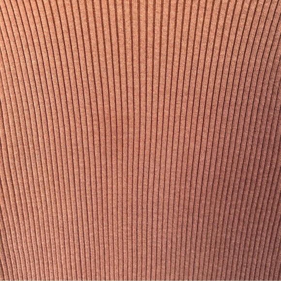 Chico’s Brown Silk Sleeveless Turtleneck Blouse Size Medium - Picture 3 of 10